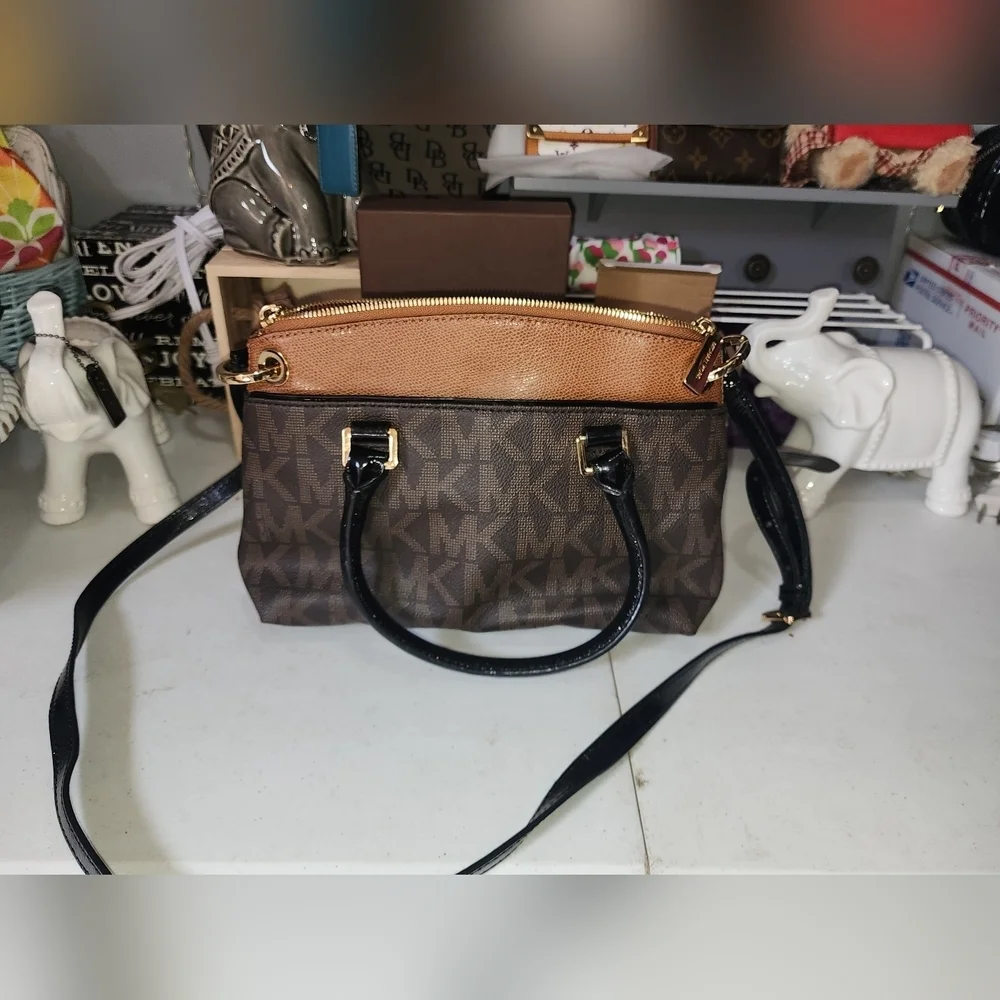 Michael Kors Aubry nwot - Picture 2 of 9